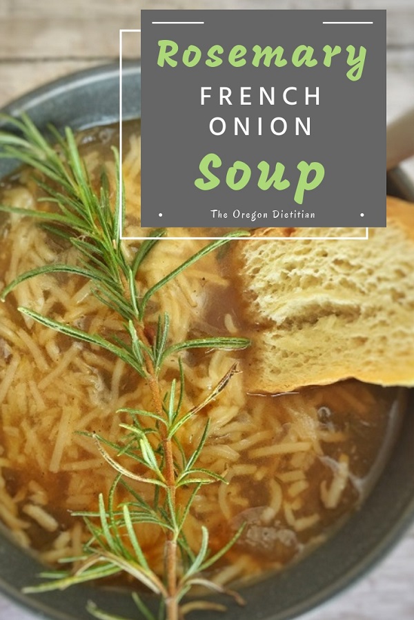 How to make the perfect rosemary French onion soup this fall. This cozy dinner recipe with warm you up for winter or on those autumn days.  #soup #rosemary #frenchonion #onion #recipe #fall #winter #easy #cheese